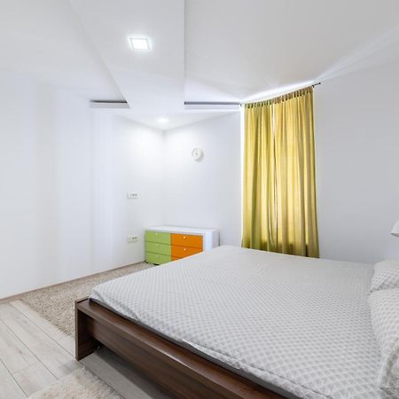 Old Town Colorful Two-Bedroom Apartment Сараєво Екстер'єр фото