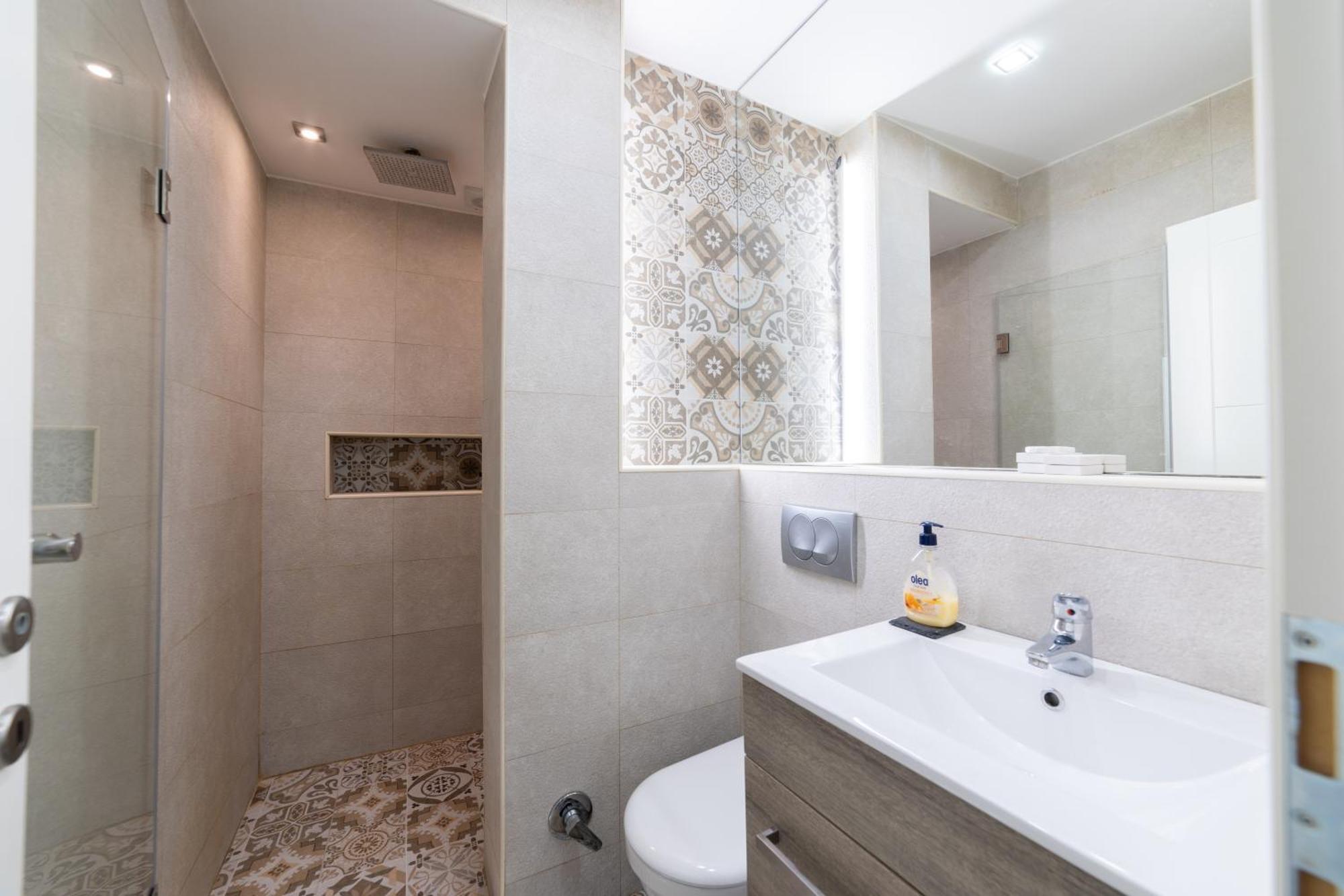 Old Town Colorful Two-Bedroom Apartment Сараєво Екстер'єр фото